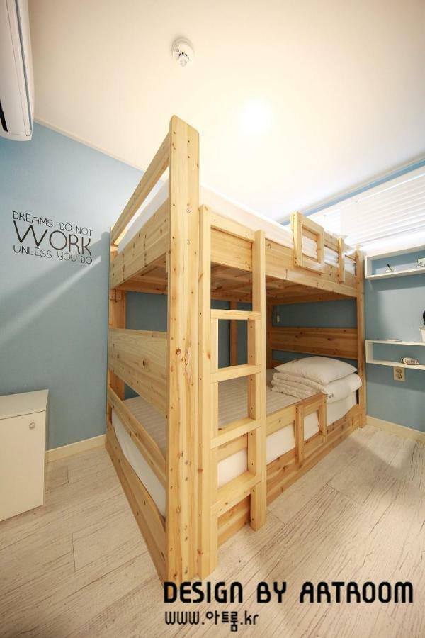 Jjuk Guesthouse 済州市 エクステリア 写真