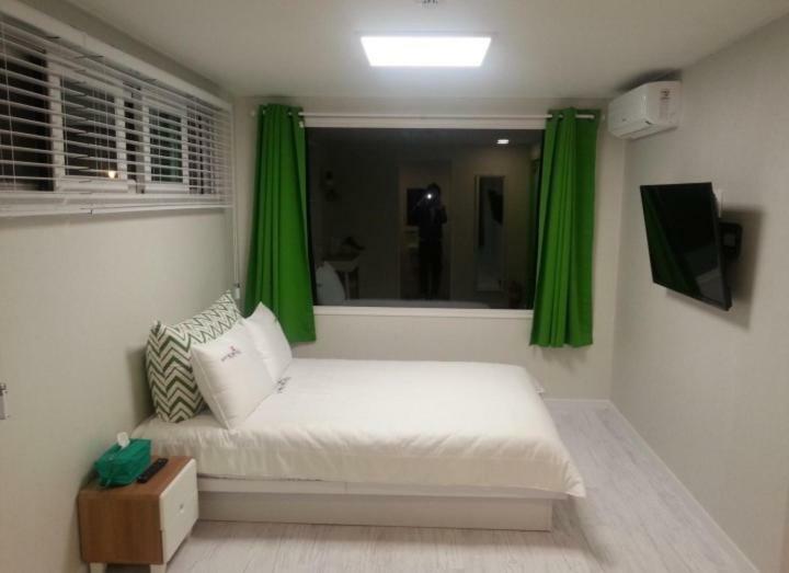 Jjuk Guesthouse 済州市 エクステリア 写真
